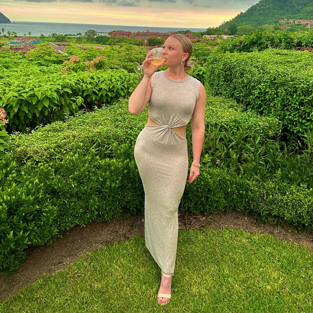 grey dress